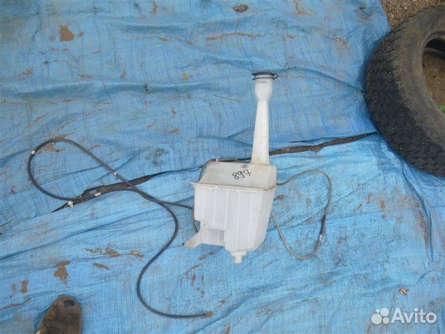 Бачок омывателя Toyota Granvia KCH10 5vzfe 2000