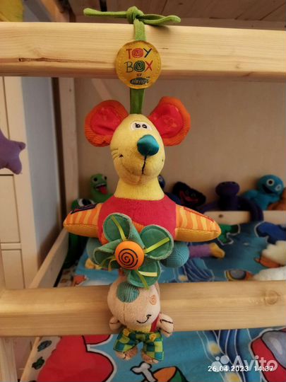 Музыкальная игрушка в коляску, кроватку