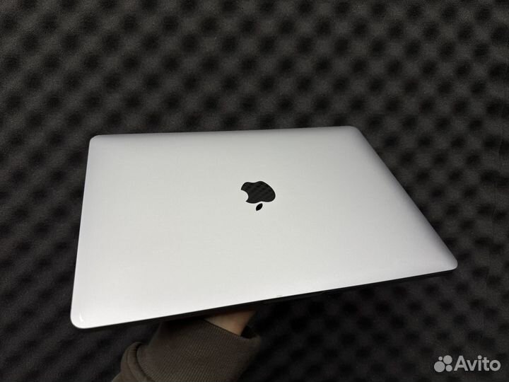 MacBook Air 13 M1 8/256gb