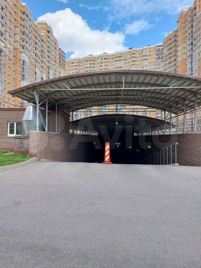 Машиноместо, 13 м²