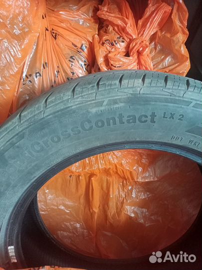 Continental ContiCrossContact LX2 215/60 R17