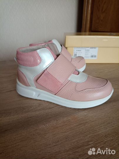 Ботинки для девочки новые