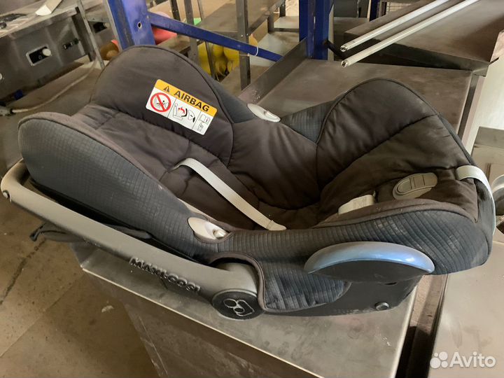 Автолюлька maxi cosi с базой isofix