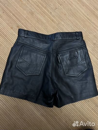 Шорты женские кожаные S новые