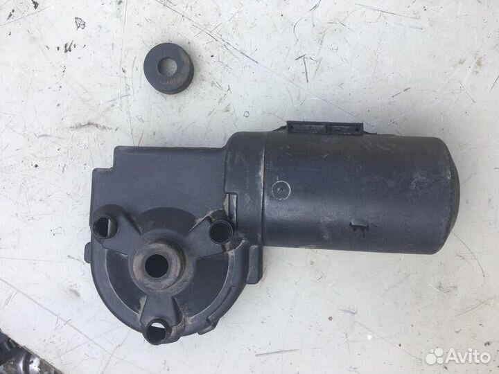 Моторчик стеклоочистителя передний бмв Е36