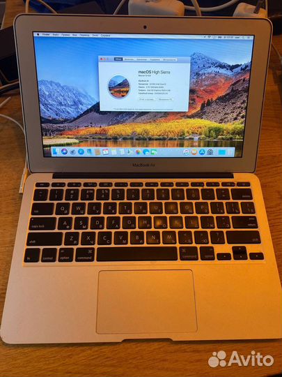 Apple MacBook Air 11 (2011)