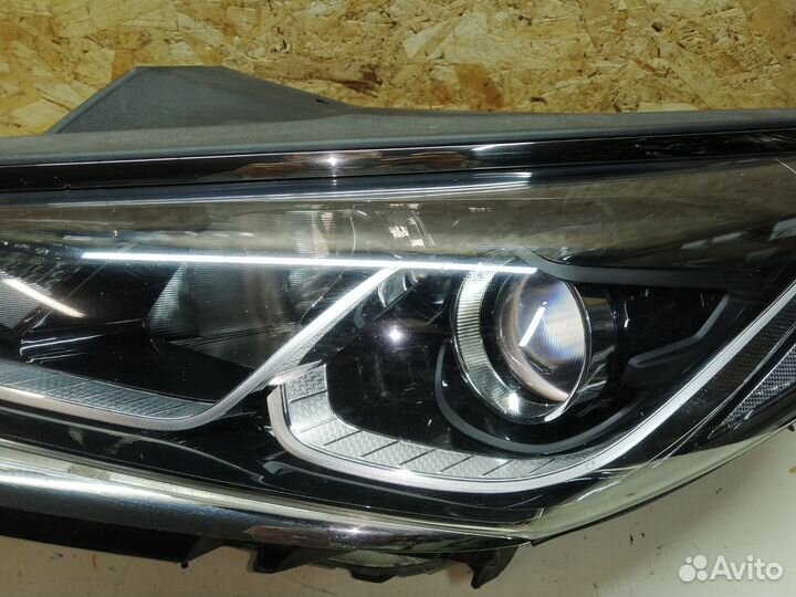 Фара левая галоген Hyundai Sonata VII