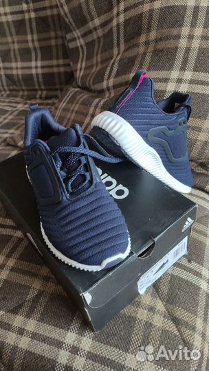 Кроссовки женские 38 размер новые