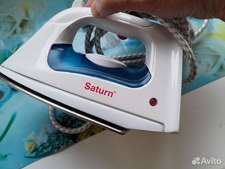 Утюг saturn
