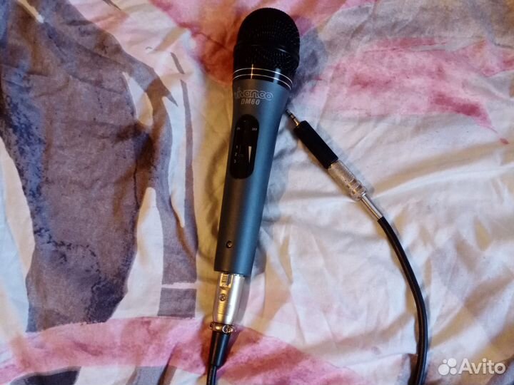 Микрофон для караоке проводной