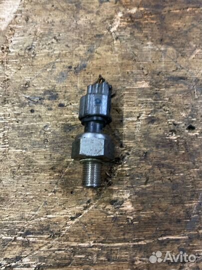 Датчик детонации Toyota Avensis