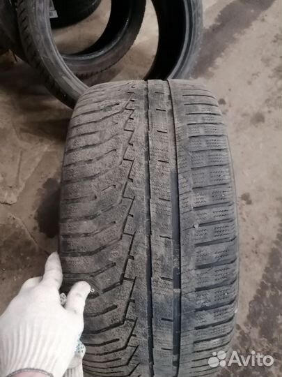 Hankook Winter I'Cept Evo2 W320A SUV 295/35 R21