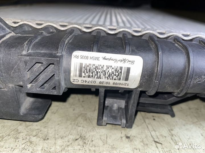 Радиатор охлаждения Volvo S40 MS 3M5H80005RK