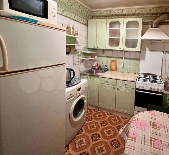 2-к. квартира, 52 м², 1/9 эт.