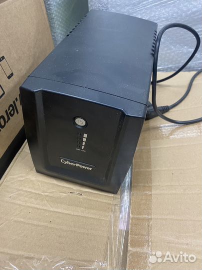 Ибп CyberPower UT2200EI