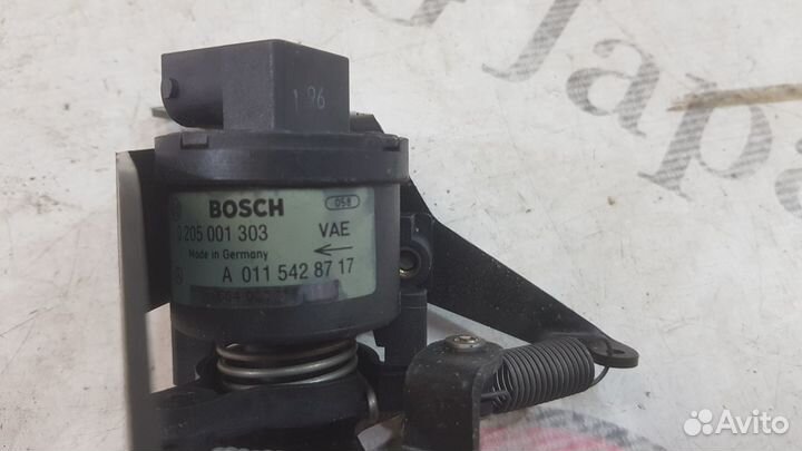 Датчик положения педали газа Mercedes A0115428717