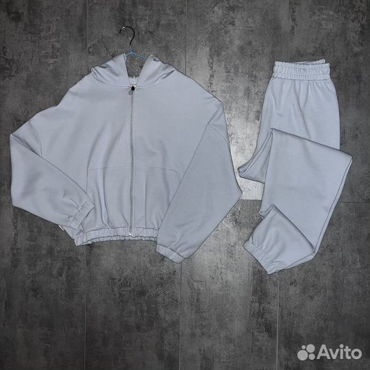 Спортивный костюм женский новый