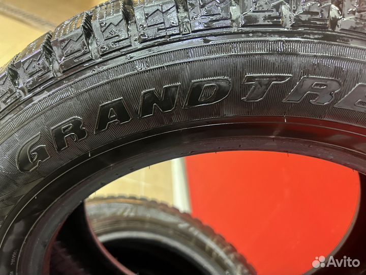 Dunlop Grandtrek Ice 02 225/60 R18