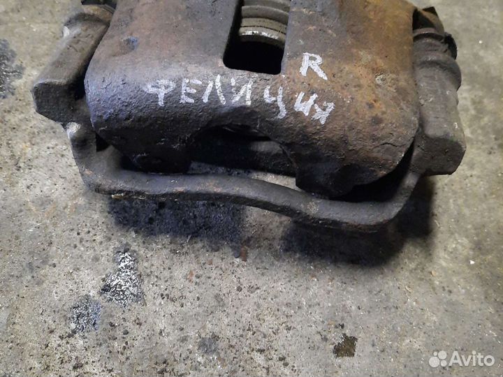 Суппорт правый Skoda felicia