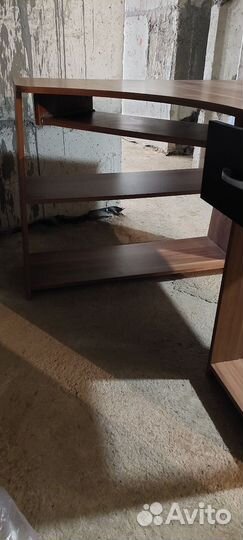 Компьютеоный стол+кресло