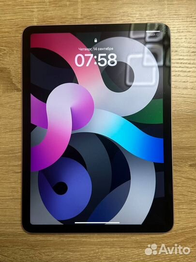 Планшет Apple iPad Air 4
