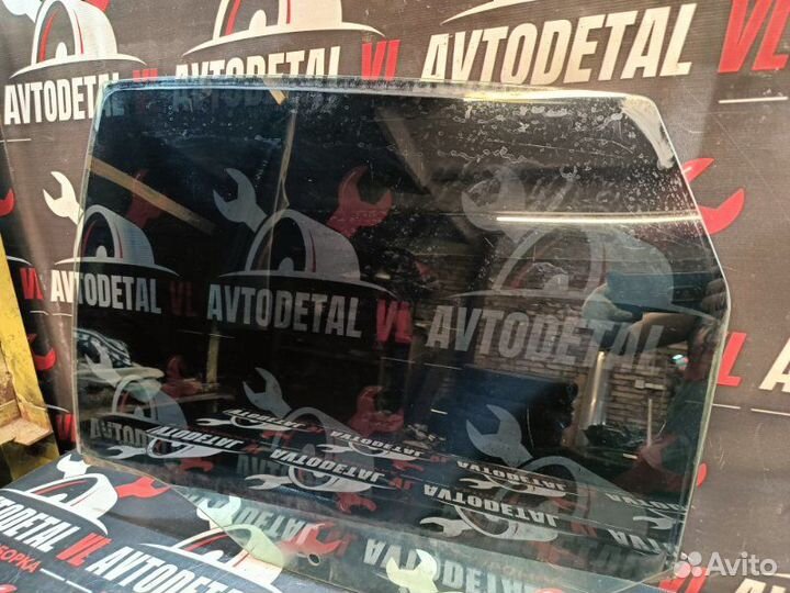 Стекло двери заднее левое Ford Focus 1 седан