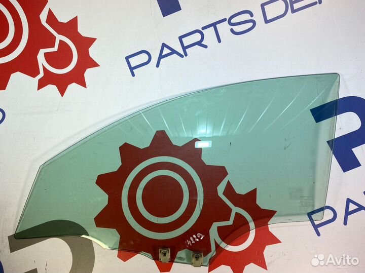 Стекло двери переднее левое Mazda 3 BK