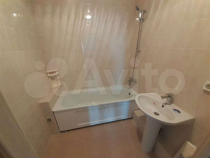 Комната 16 м² в 3-к., 29/40 эт.