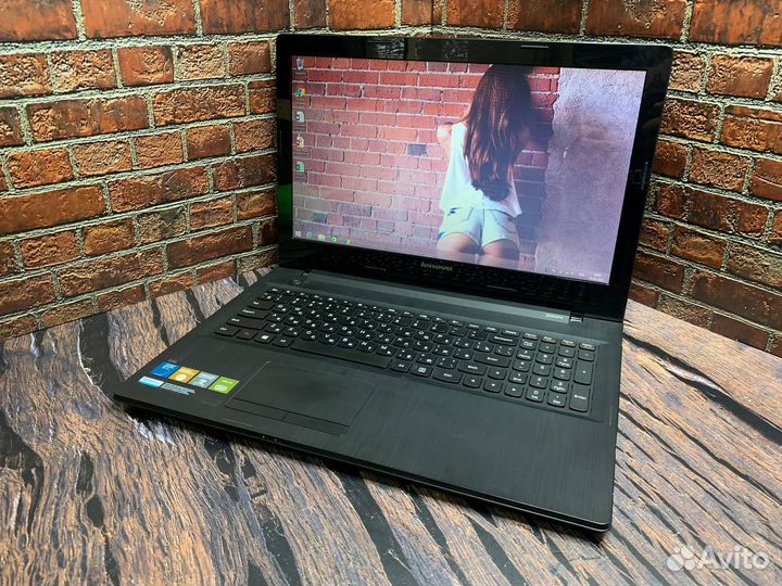Ноутбук Lenovo для учебы и офиса