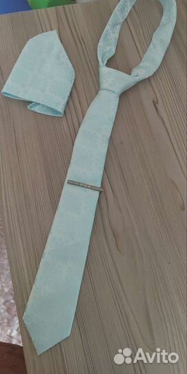 Галстук мужской с зажимом и платком