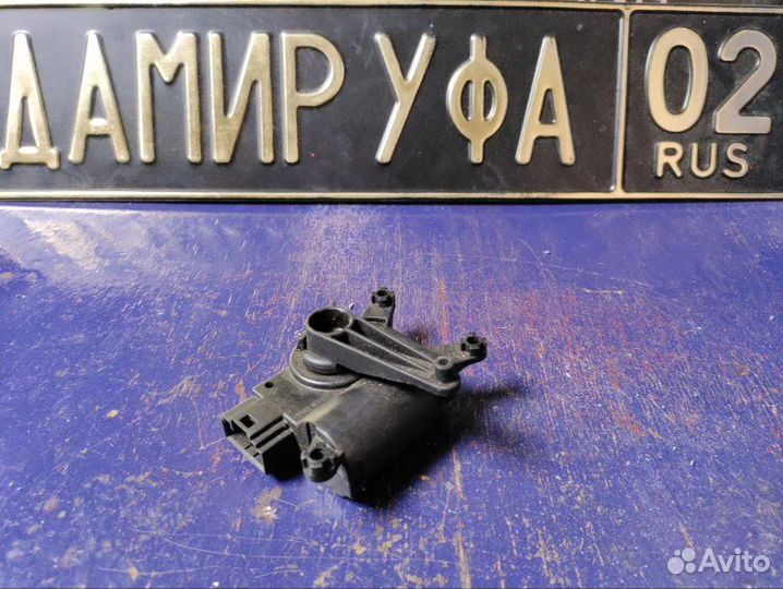 Сервопривод заслонок печки Audi Q7 2002-2010