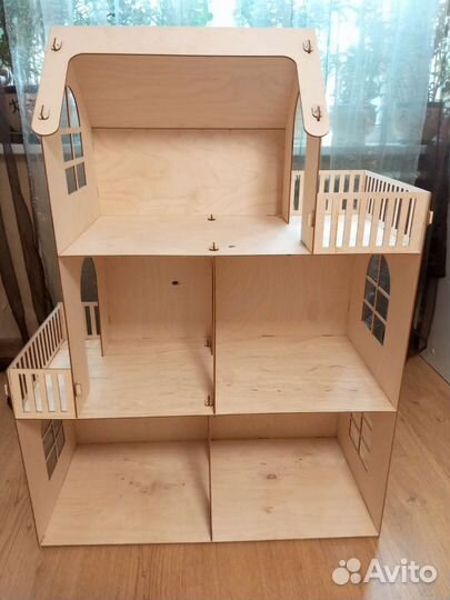 Большой кукольный домик