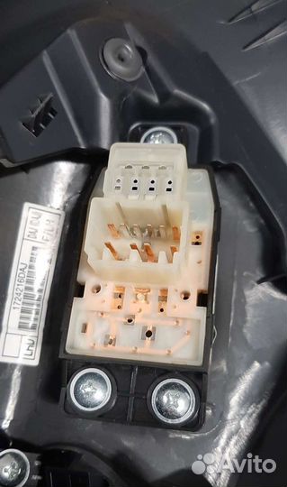 Kia Cerato 2 блок регулеровки зеркалами