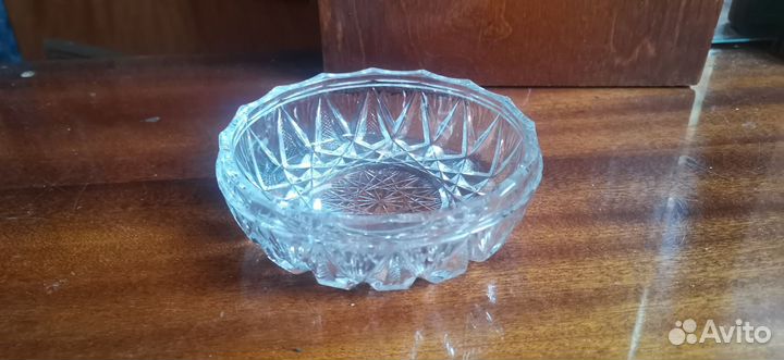 Хрустальные блюда, ваза, пепельница