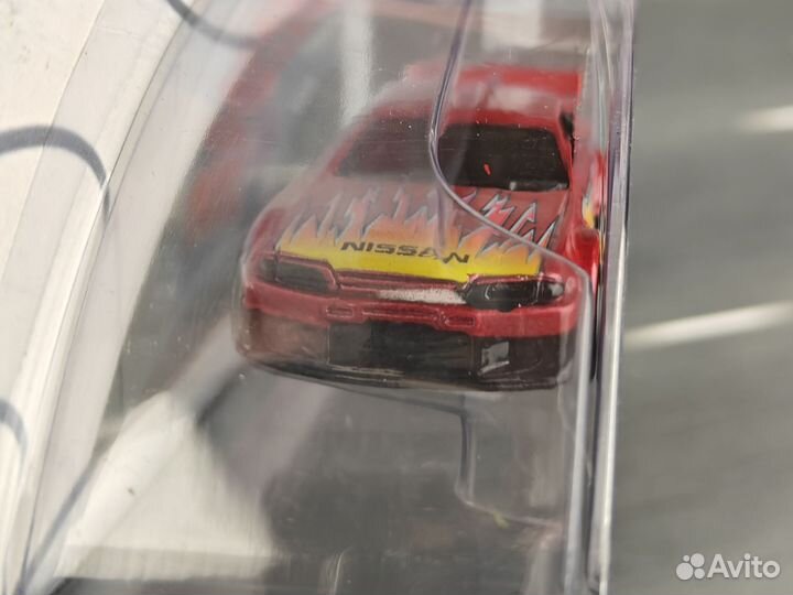 Hot Wheels 100% - Nissan Skyline R32