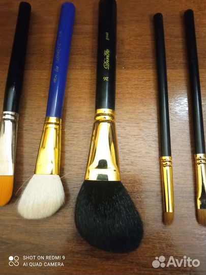 Профессиональные макияжные кисти