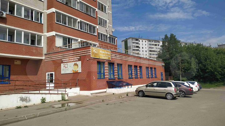 Орловская 23 киров. Производственная 38 киров. Tele2, киров, коминтерновская площадь. Авито киров коммерческие. Кирова 74.