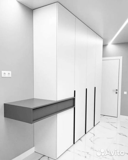 Распашной шкаф