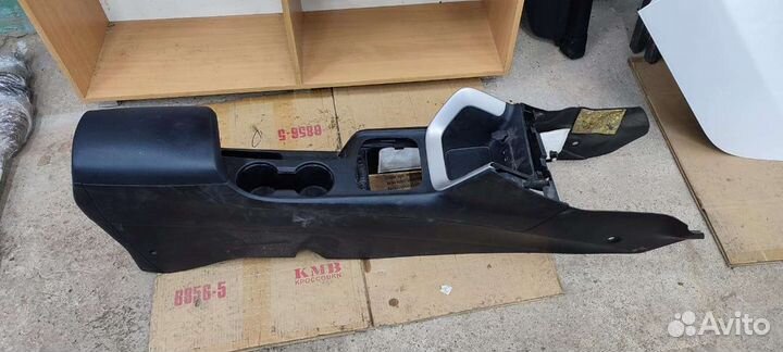 Подлокотник центральная консоль Kia Ceed 2 JD