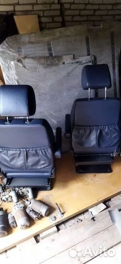 Сидения капитанские AXG T4 Multivan