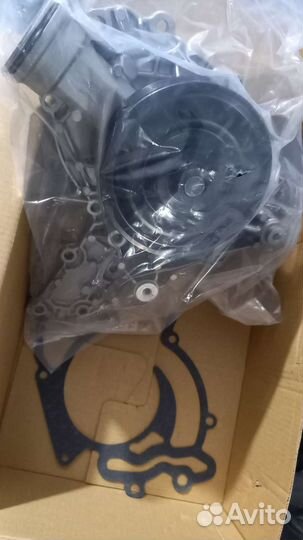 Помпа на мерседес. 272 мотрр