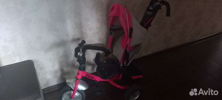 Трехколесный велосипед с родительской ручкой