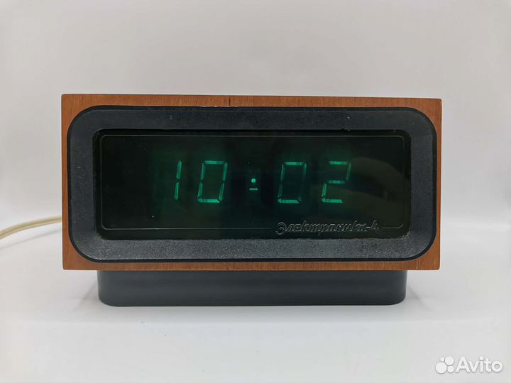 Часы настольные Электроника 4 СССР Рабочие