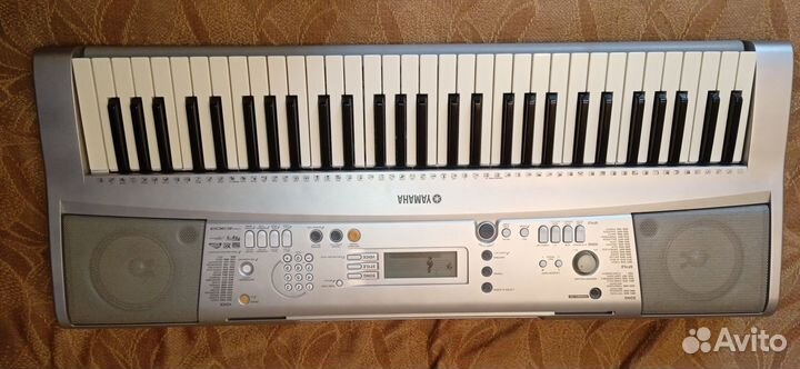 Синтезатор yamaha PSR-E303 с актив клавиатурой