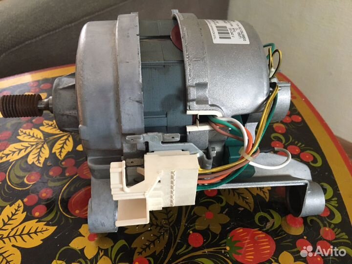 Двигатель от стиральной машины