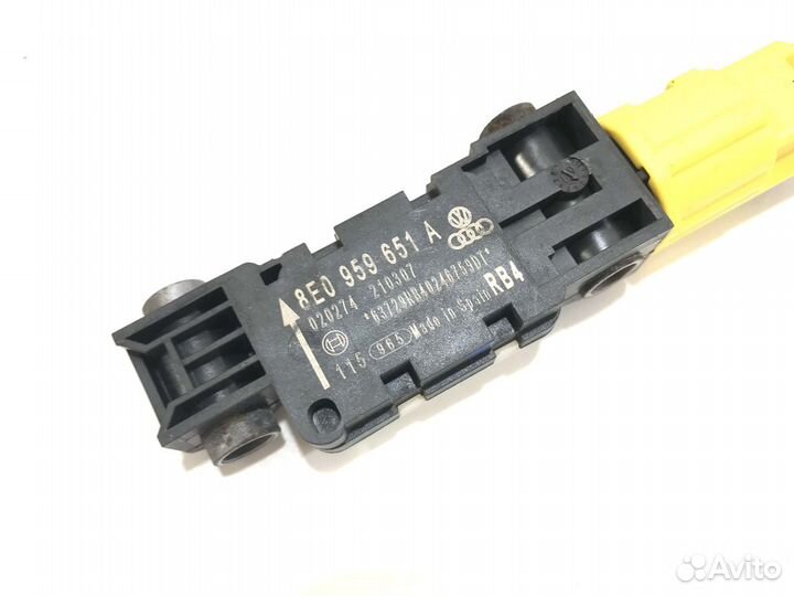 Датчик удара Audi A4 B7