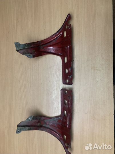 Кронштейн крепления крыла Touran 2003-2010 rh