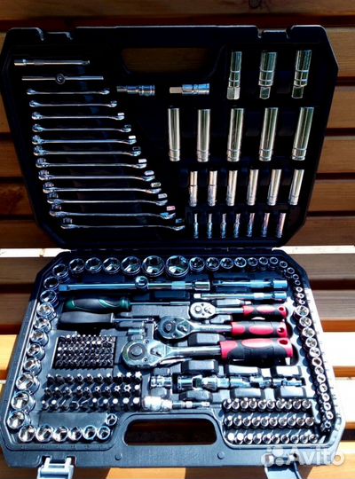 Инструменты в кейсе 219 предметов