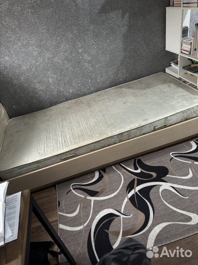 Продам кровать б/у