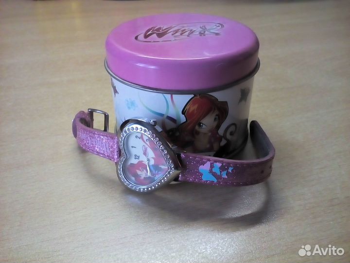 Продам часы Winx